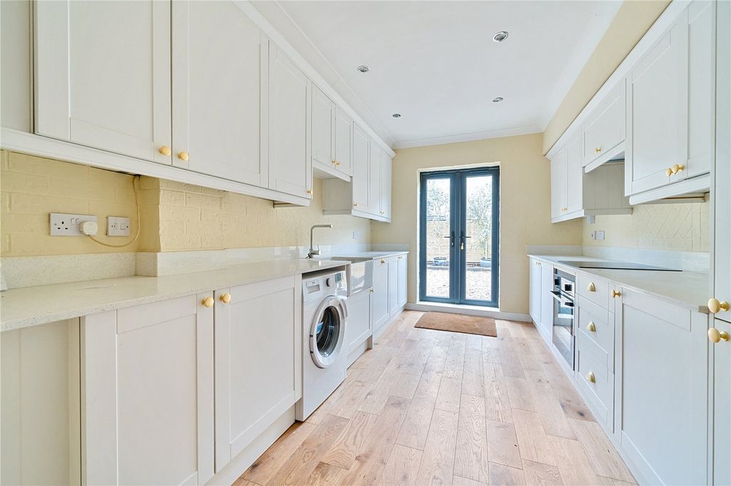 Property photo 3 of 16 Kitchen