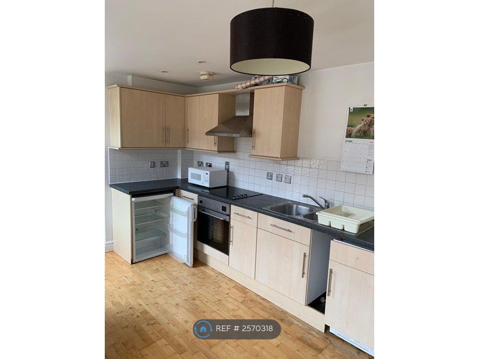 Property photo 3 of 8 Kitchen