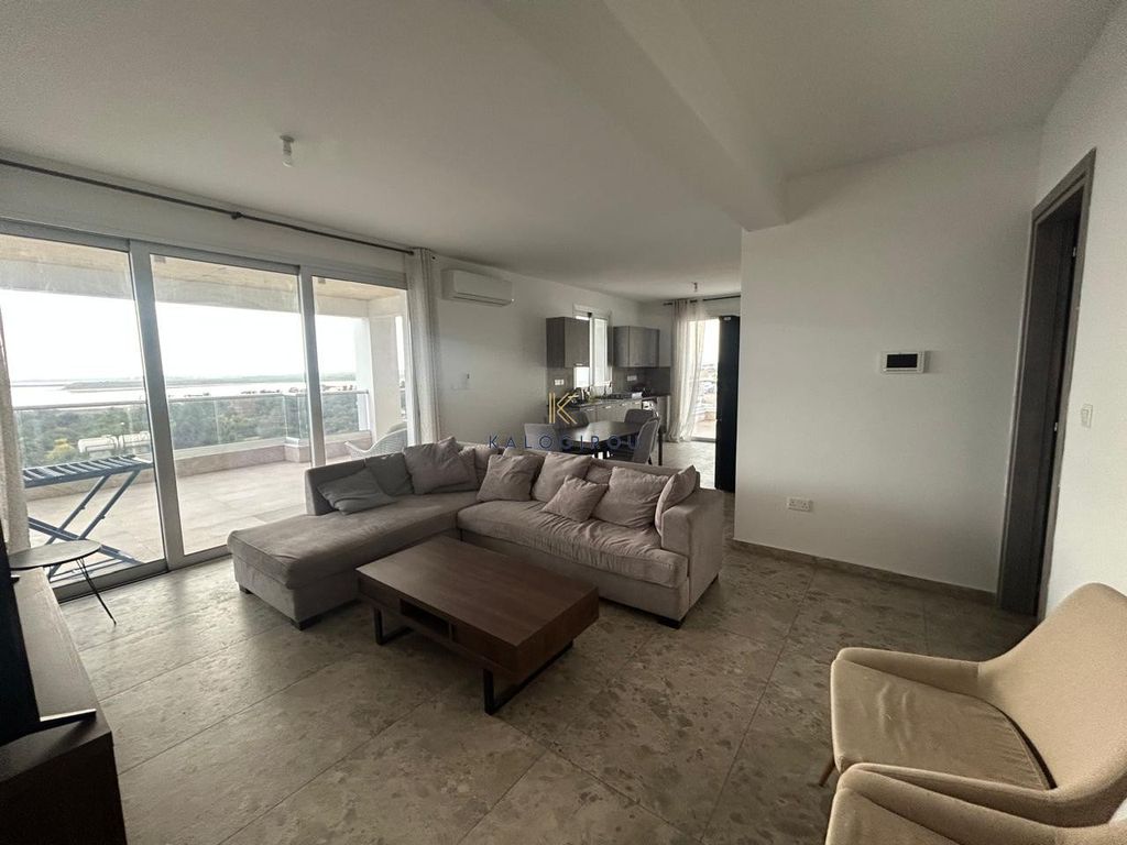 Property photo 3 of 25