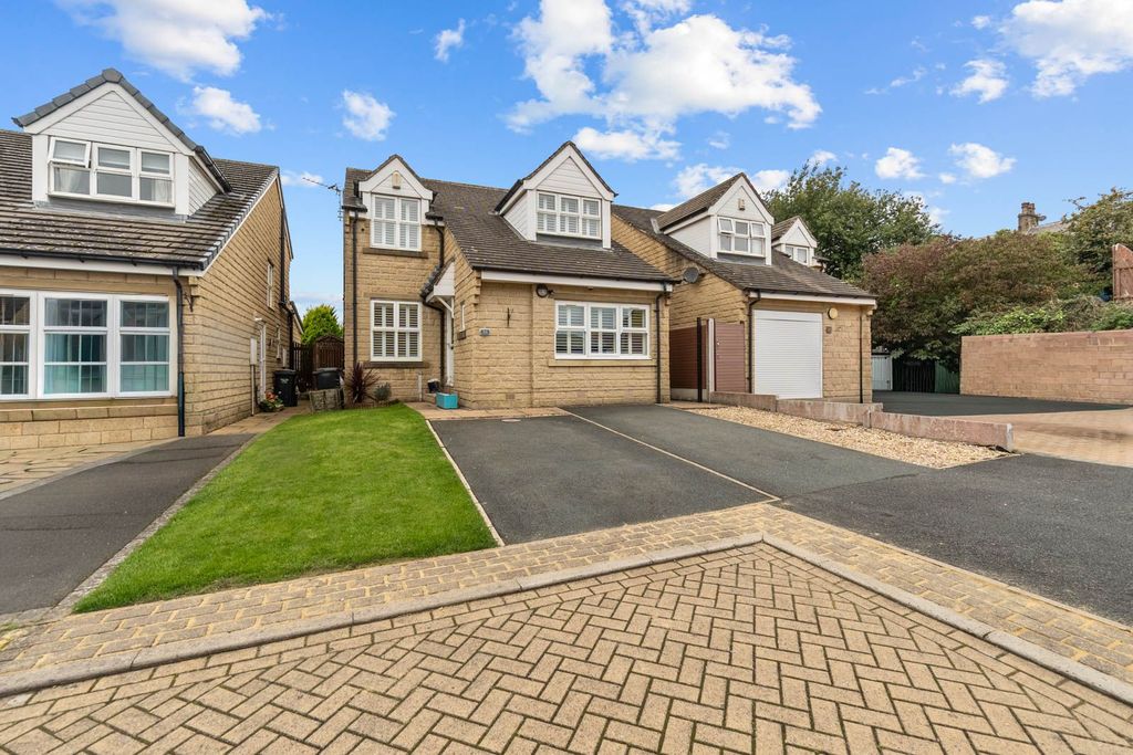 Property photo 1 of 36