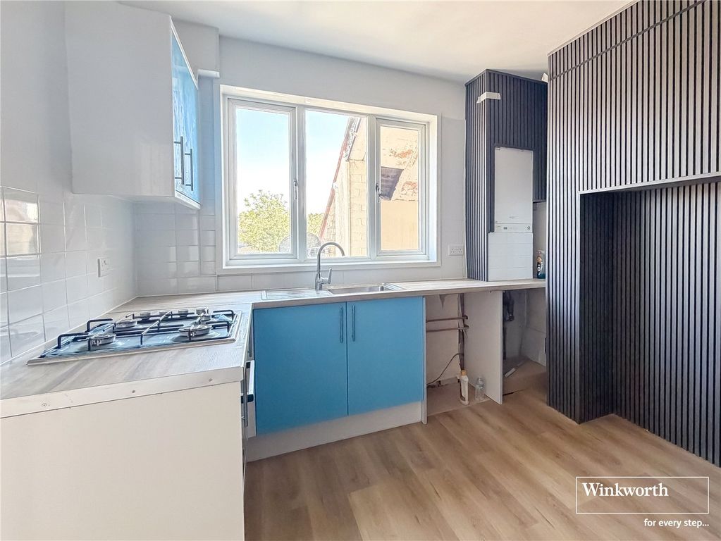 Property photo 1 of 4 Kitchen
