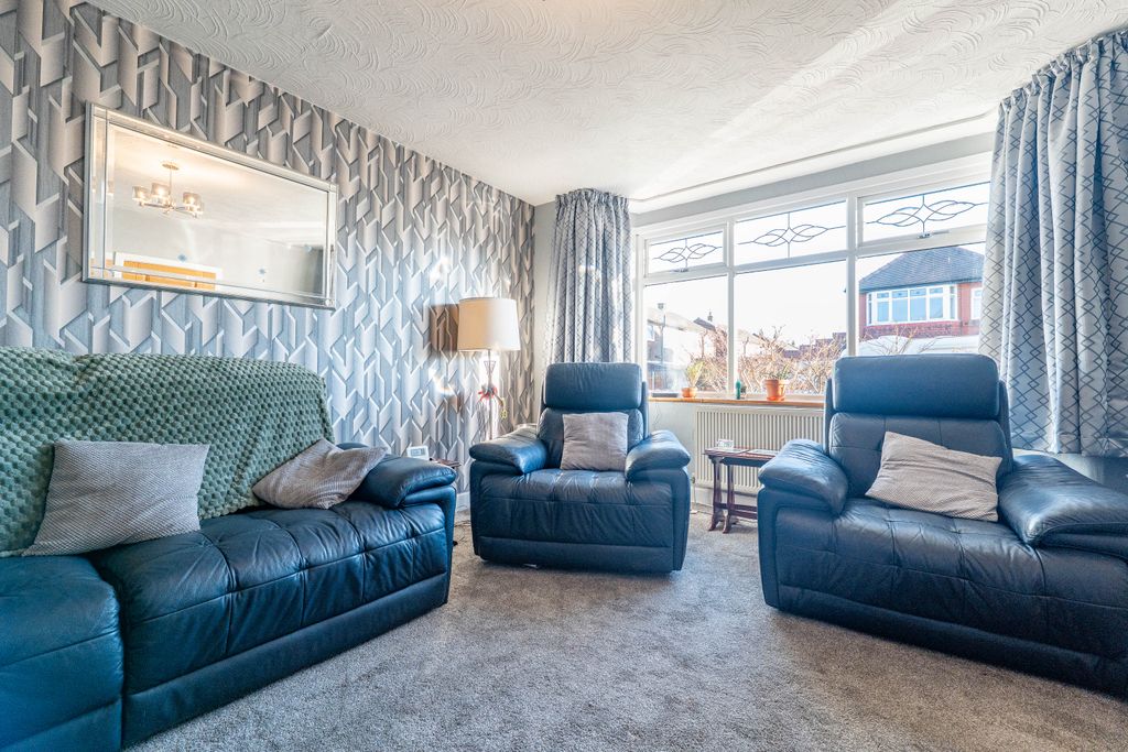 Property photo 2 of 11 Living Room