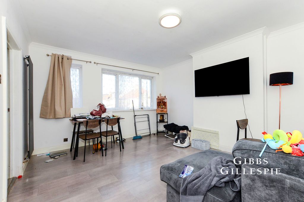 Property photo 3 of 10 Photo