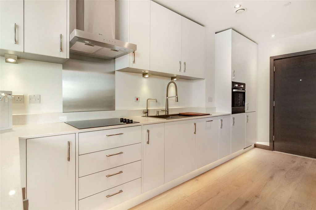 Property photo 3 of 11 Kitchen Area