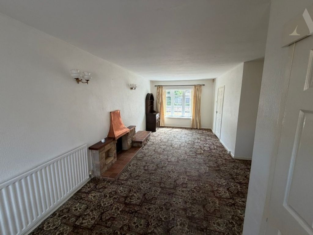 Property photo 2 of 14 84A Albert Road Lounge.Jpeg