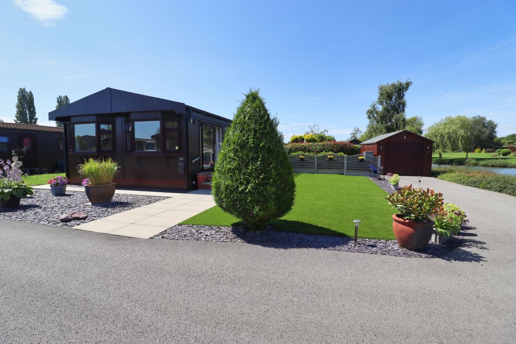 Property photo 1 of 23