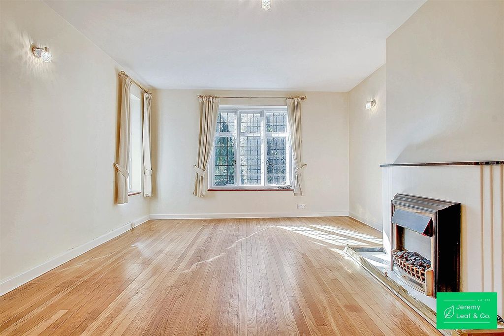 Property photo 2 of 14