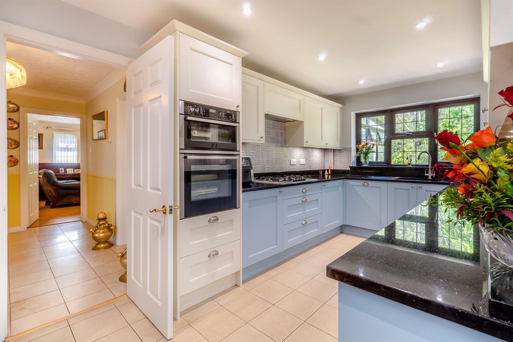 Property photo 2 of 16
