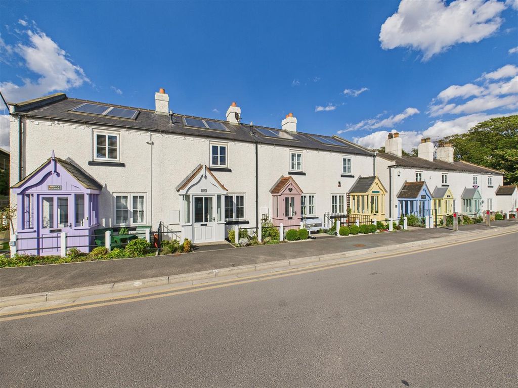 Property photo 3 of 17 Location