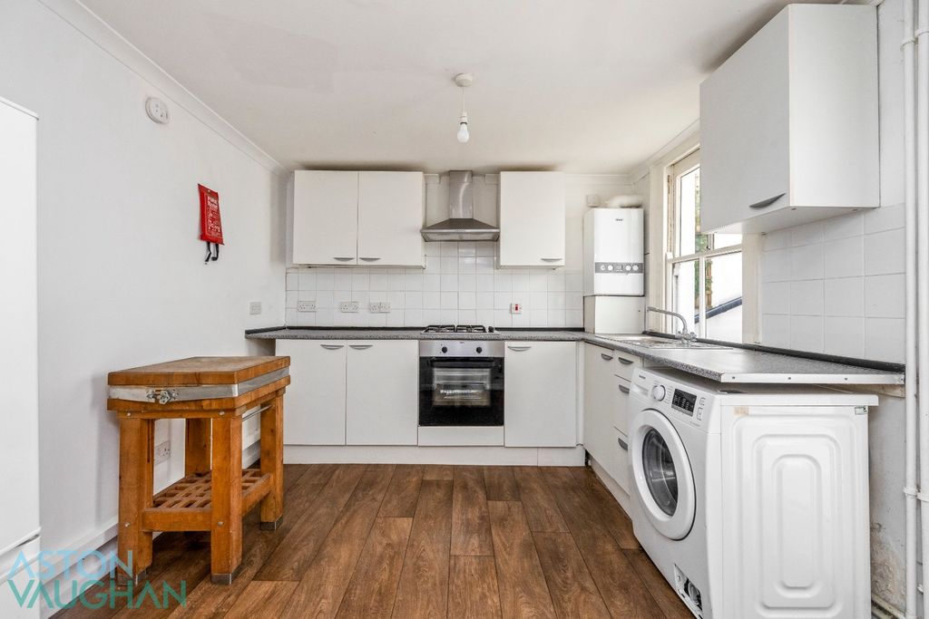 Property photo 3 of 13 5298992