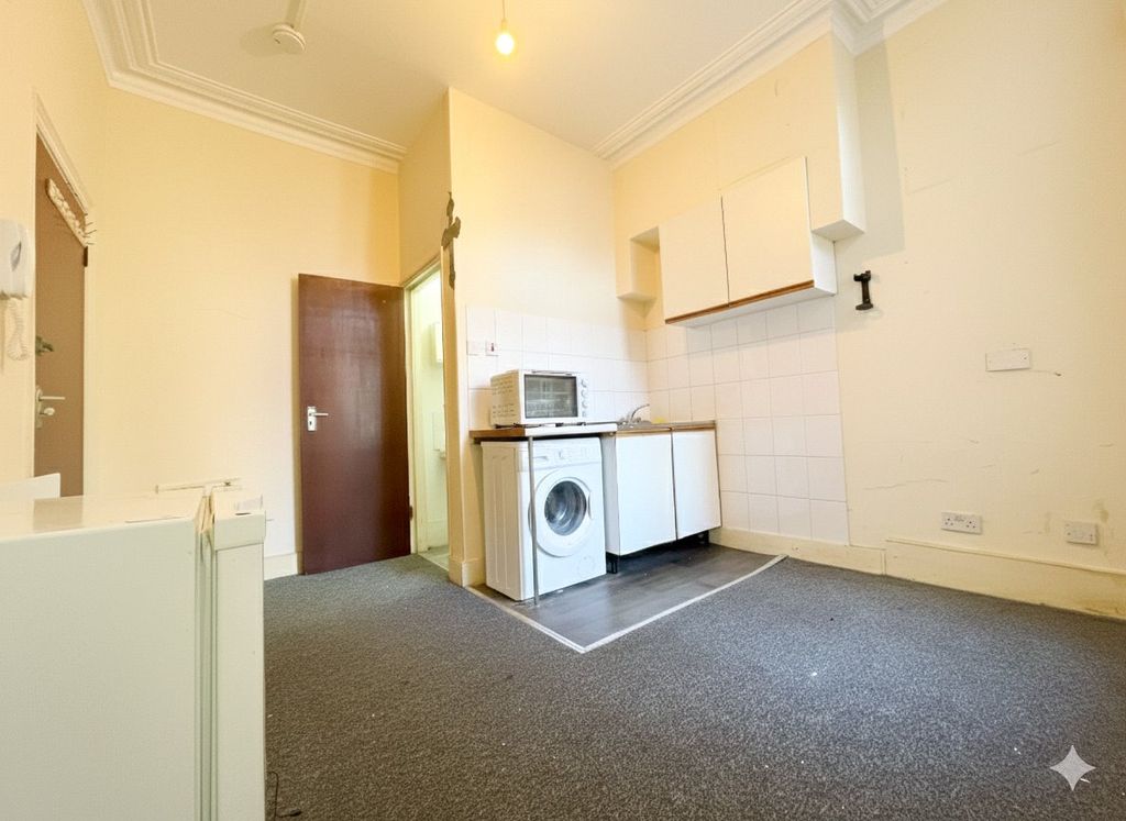 Property photo 3 of 3 Picture No. 02