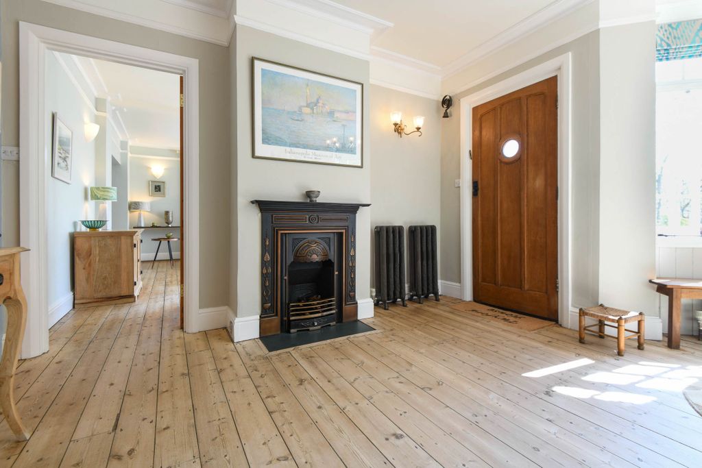 Property photo 2 of 54