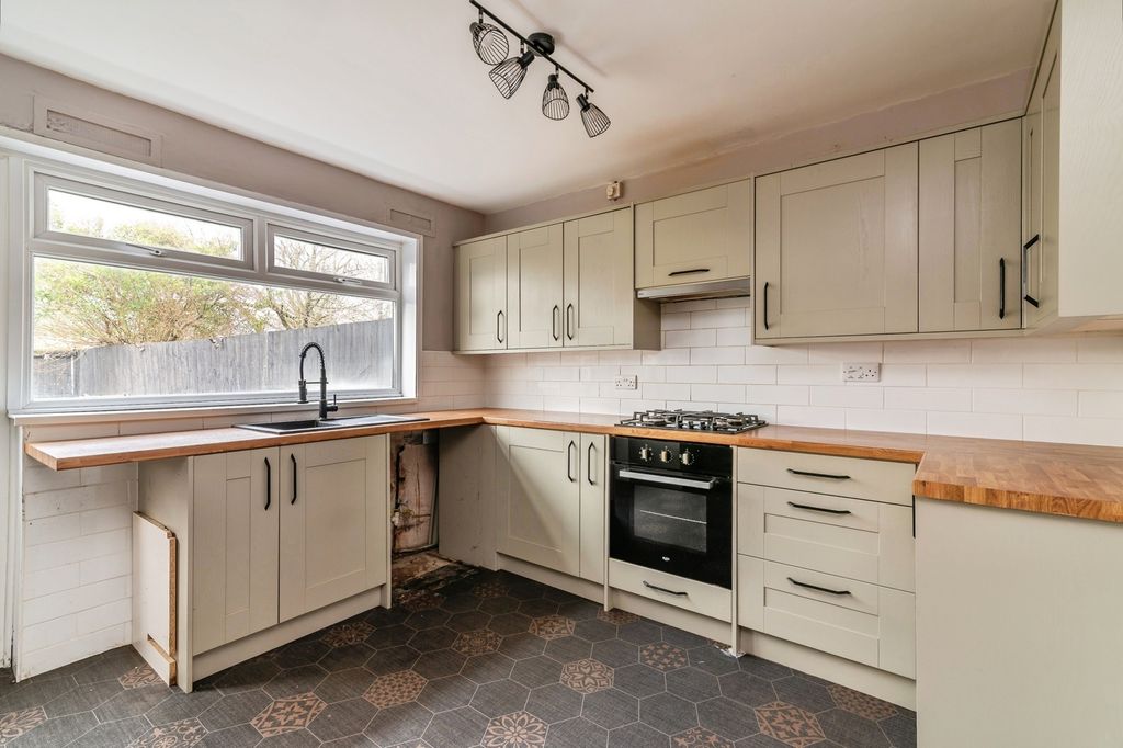 Property photo 2 of 17 Pbox-Img.Jpg