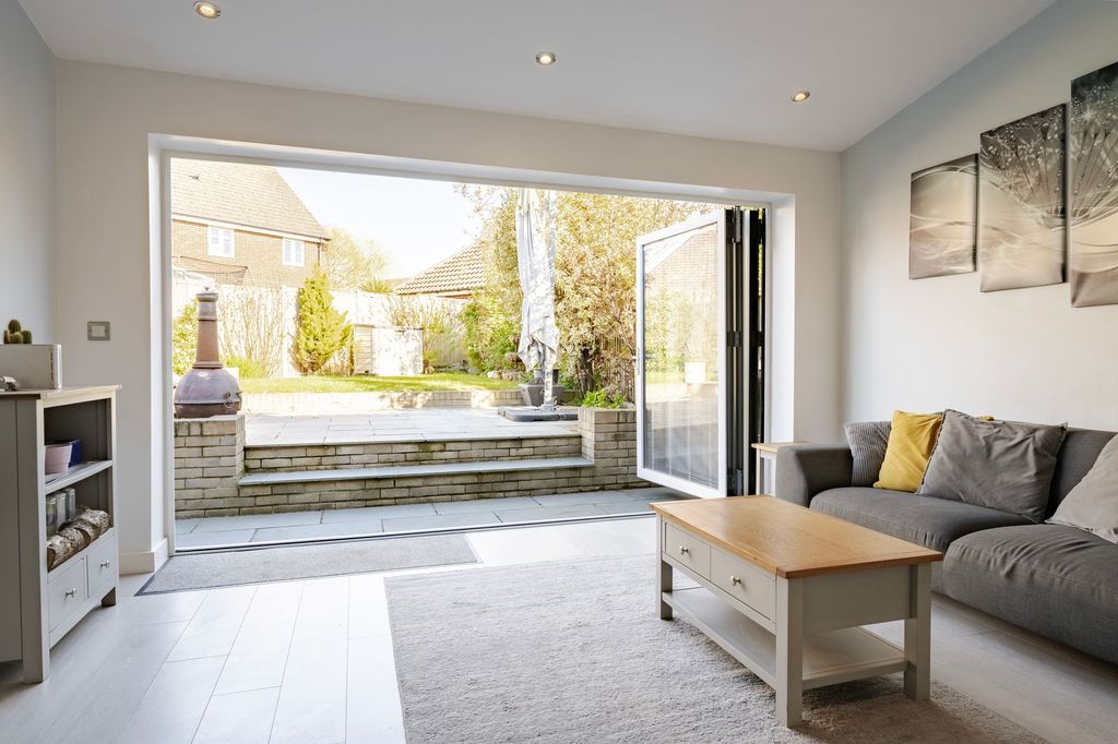 Property photo 2 of 17