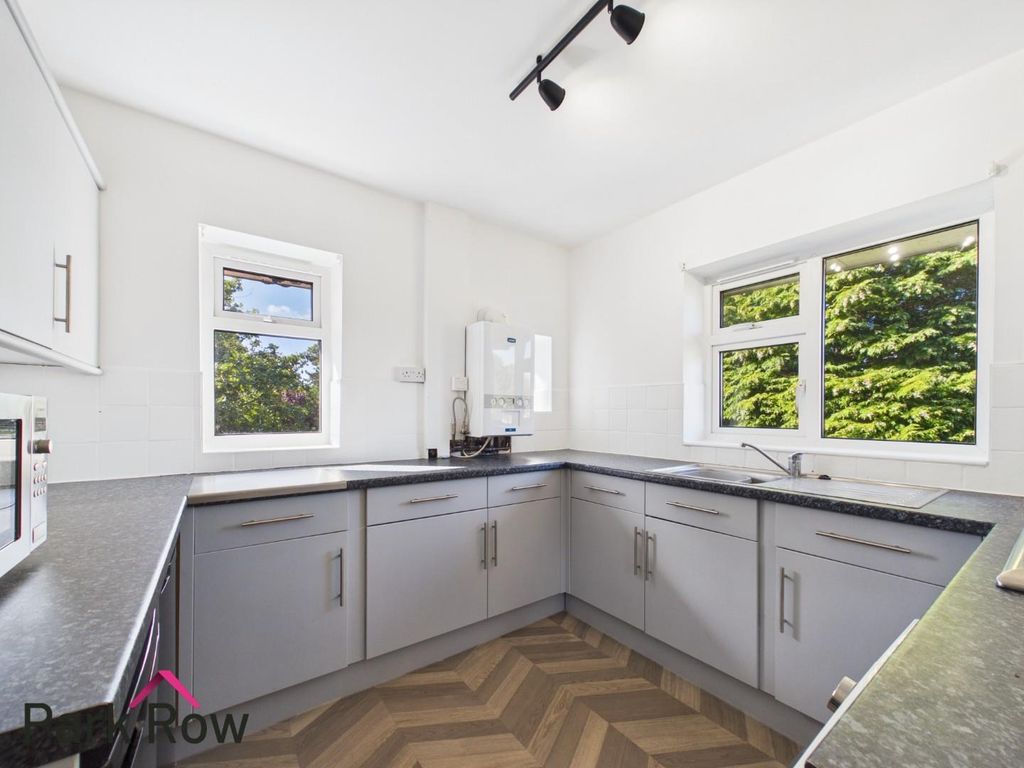 Property photo 2 of 18 Kitchen
