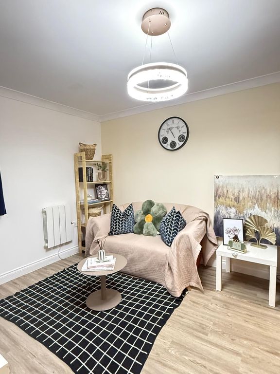 Property photo 2 of 9 Lounge