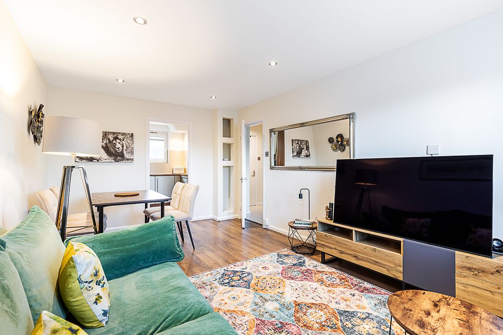 Property photo 3 of 28