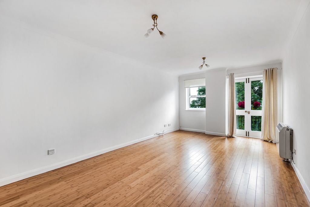 Property photo 2 of 15 Reception