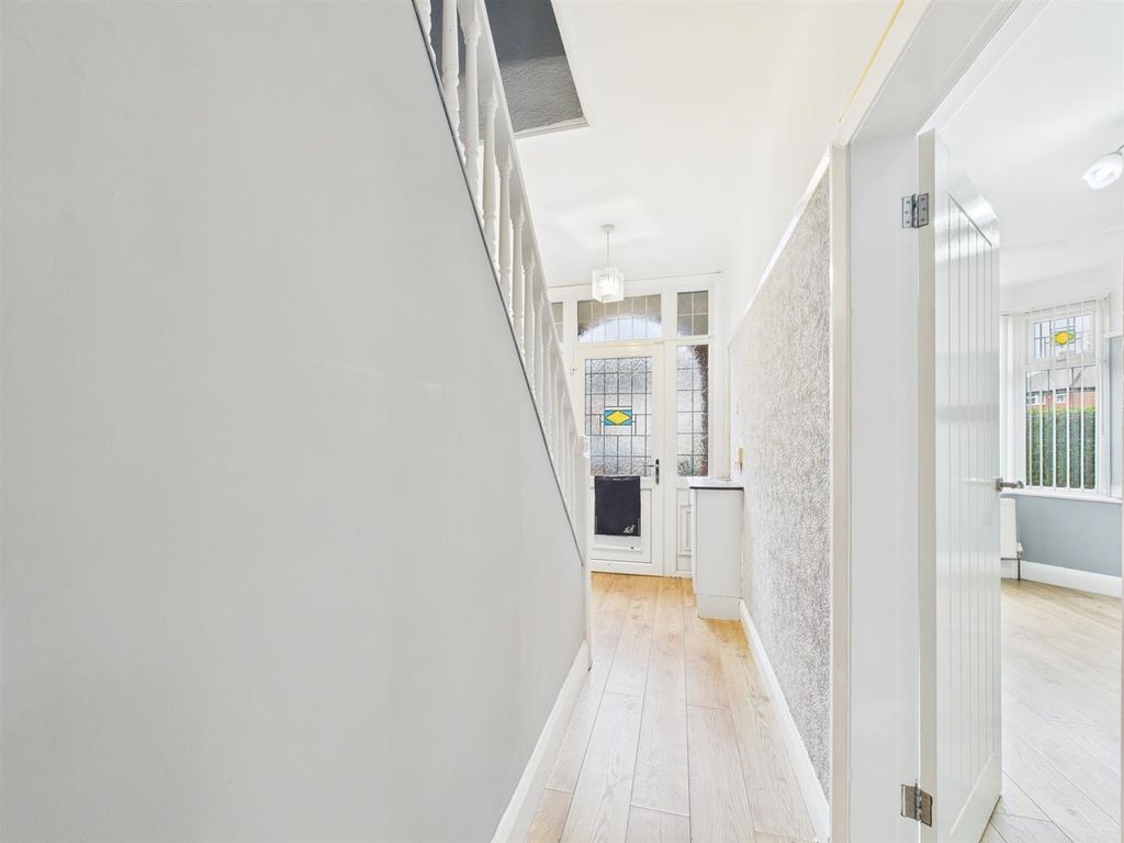 Property photo 3 of 30 Cam03604G0-Pr0210-Still002.Jpg