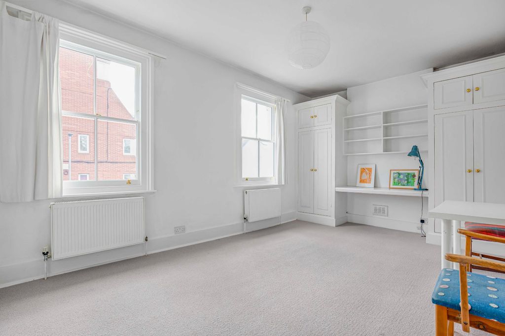 Property photo 2 of 19 Picture No. 09