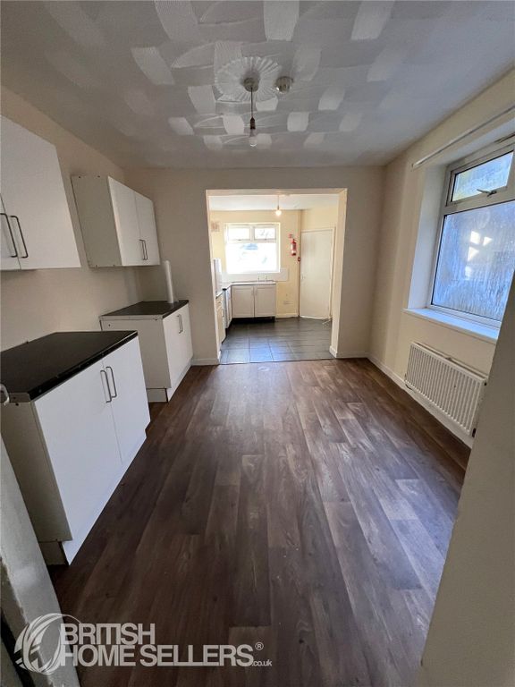 Property photo 3 of 19 Picture No. 20