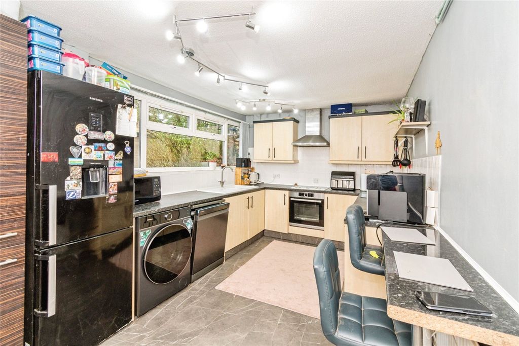 Property photo 2 of 22 Picture No. 24