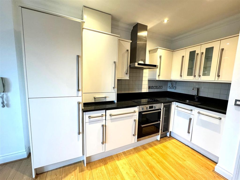 Property photo 2 of 7 Kitchen.Jpg