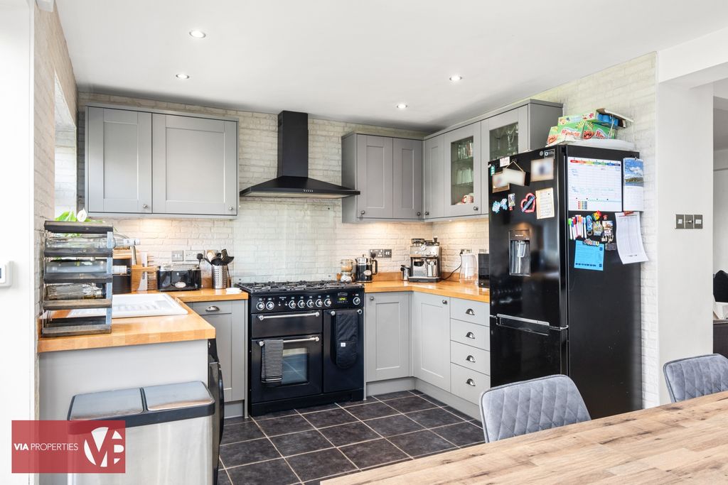 Property photo 3 of 22 Photo 19