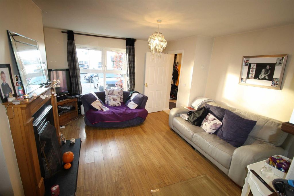 Property photo 2 of 18