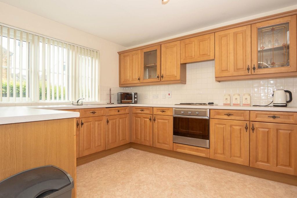 Property photo 2 of 19 Kitchen