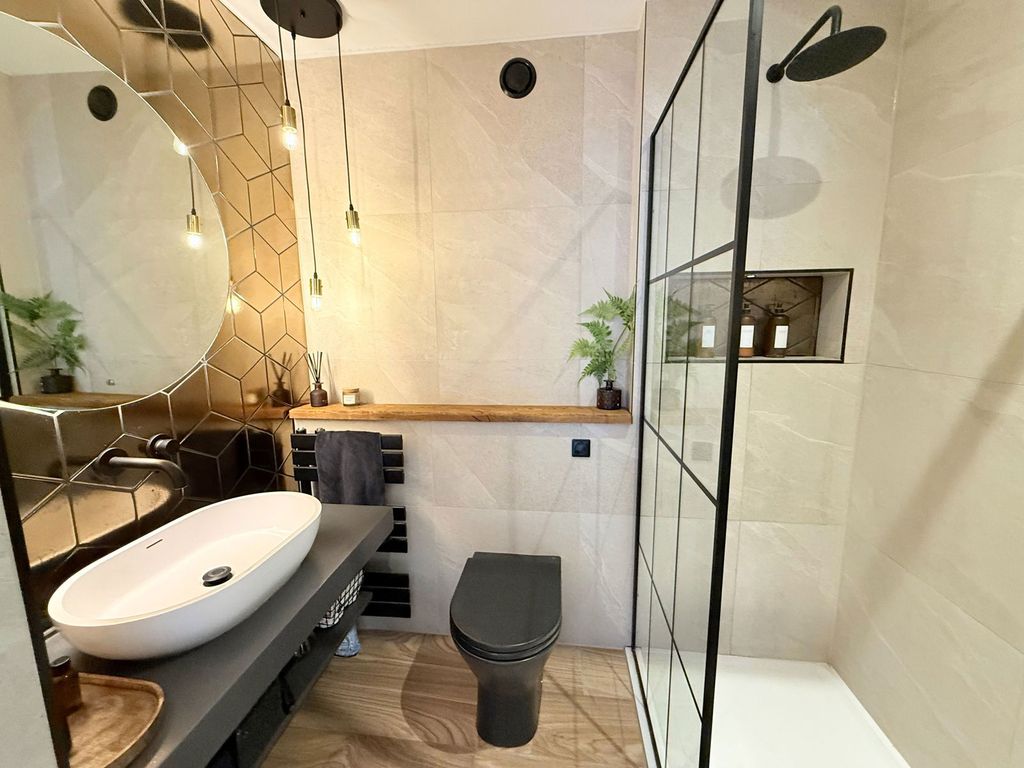 Property photo 2 of 30