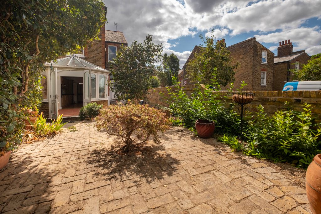Property photo 3 of 14