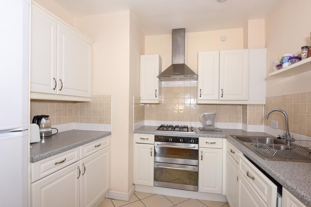 Property photo 2 of 10 Kitchen