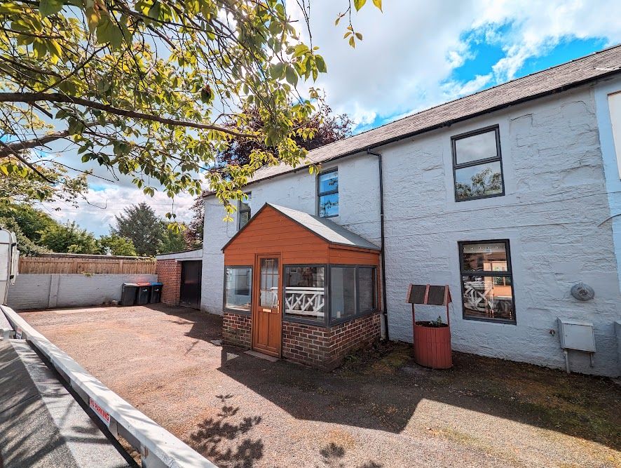 Property photo 1 of 18