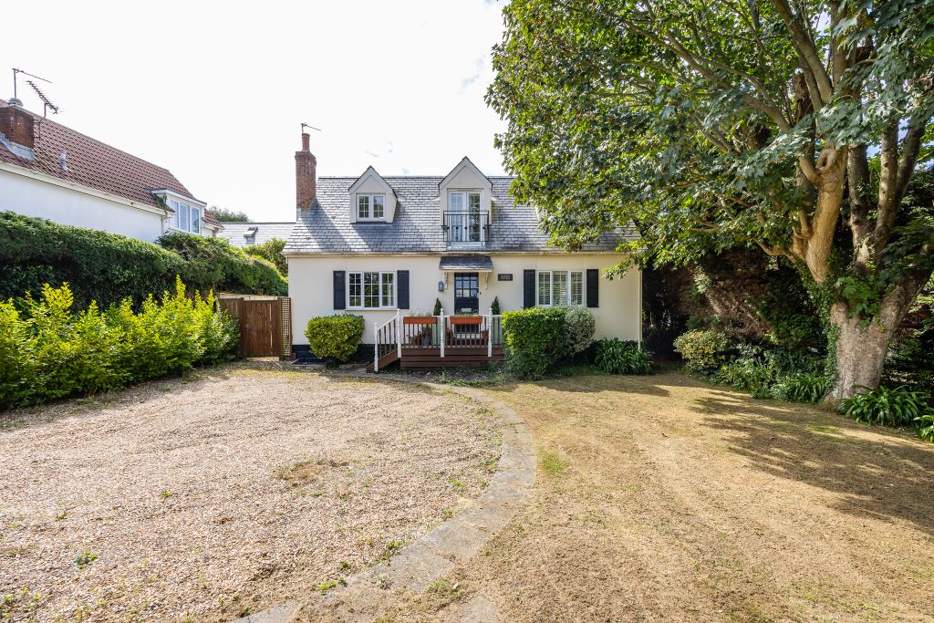 Property photo 2 of 20