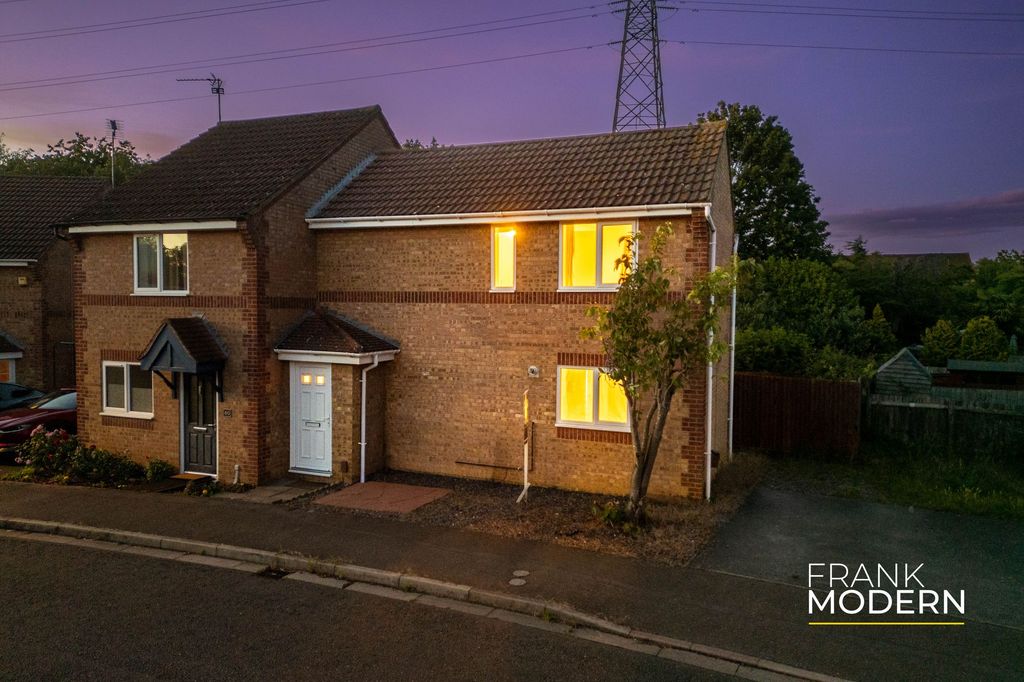 Property photo 1 of 36 Dusk