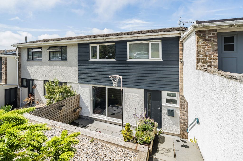 Property photo 1 of 20 1 - 1315981-18-685Ec4...