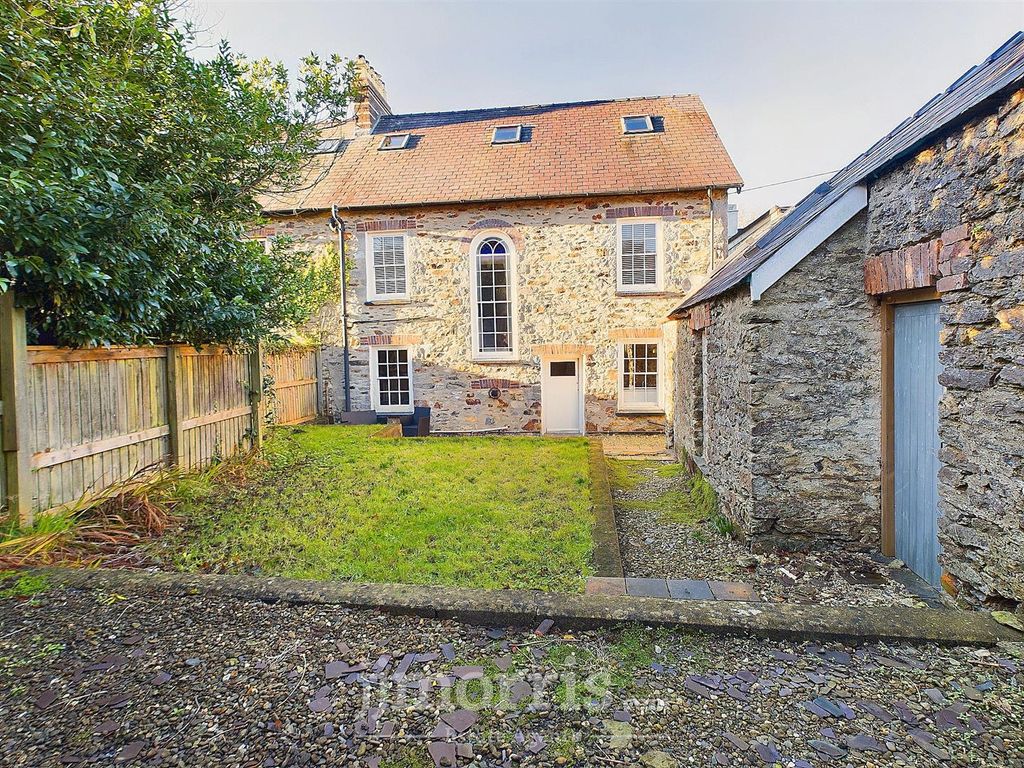 Property photo 2 of 27
