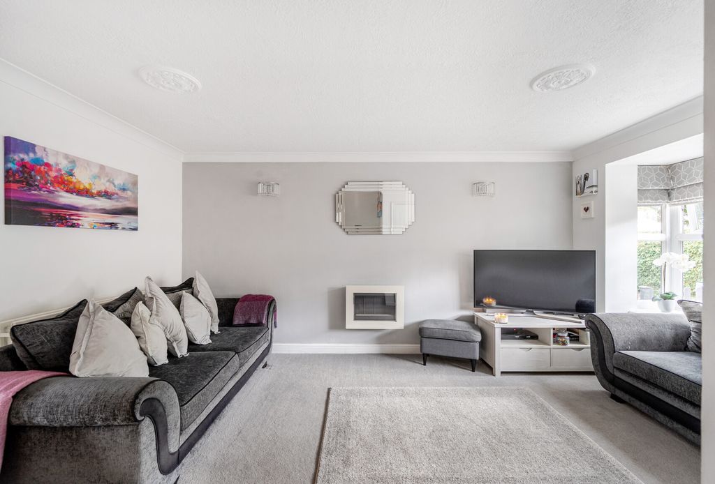 Property photo 3 of 23 1329579-9-6888E30...