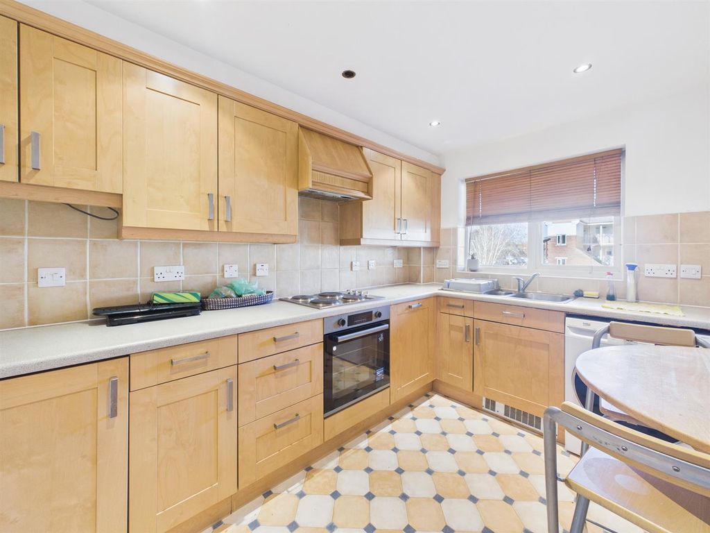 Property photo 3 of 8