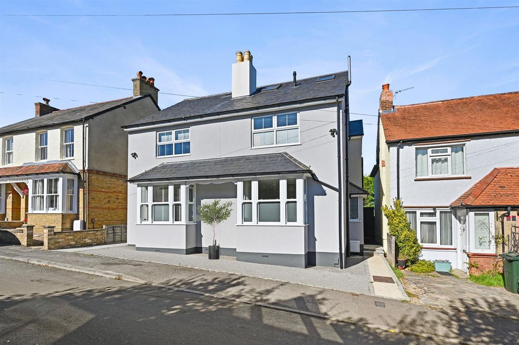 Property photo 1 of 12 External
