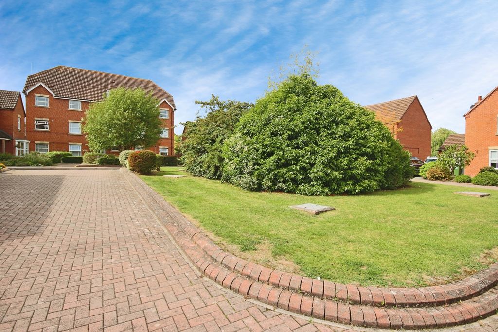 Property photo 2 of 15 Front Block