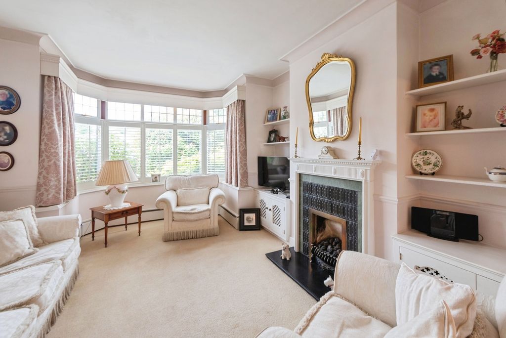 Property photo 2 of 16 Photo