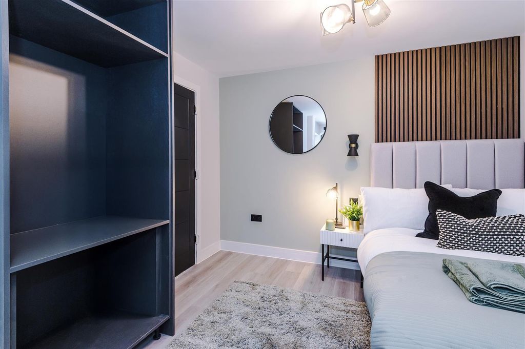 Property photo 2 of 17 Livingspacesnw-107.Jpg