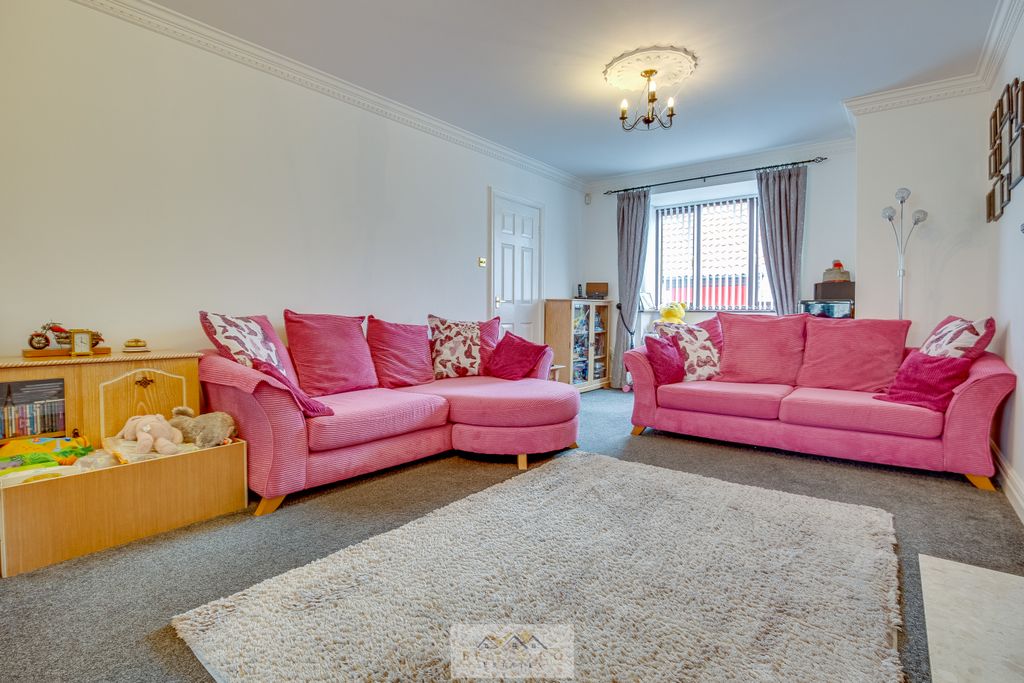 Property photo 3 of 28 Lounge 1.3