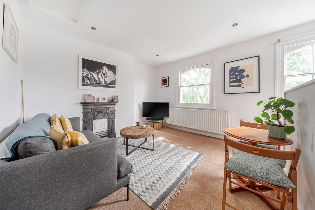 Property photo 2 of 11 1470842-1-6A1d5A2...