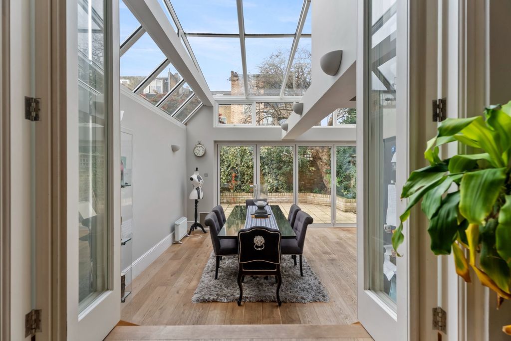 Property photo 3 of 20