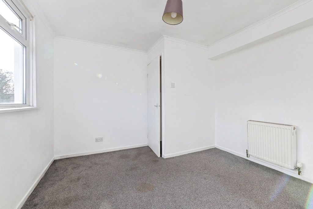 Property photo 3 of 16 Picture No. 02