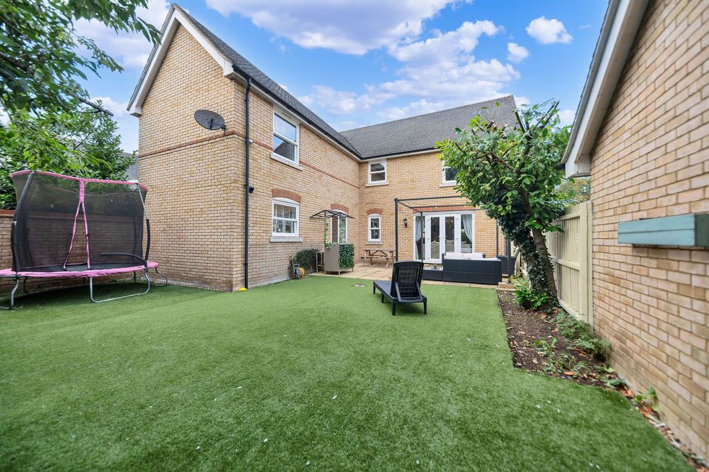 Property photo 1 of 18