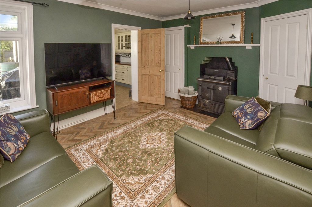 Property photo 2 of 26 Sitting Room